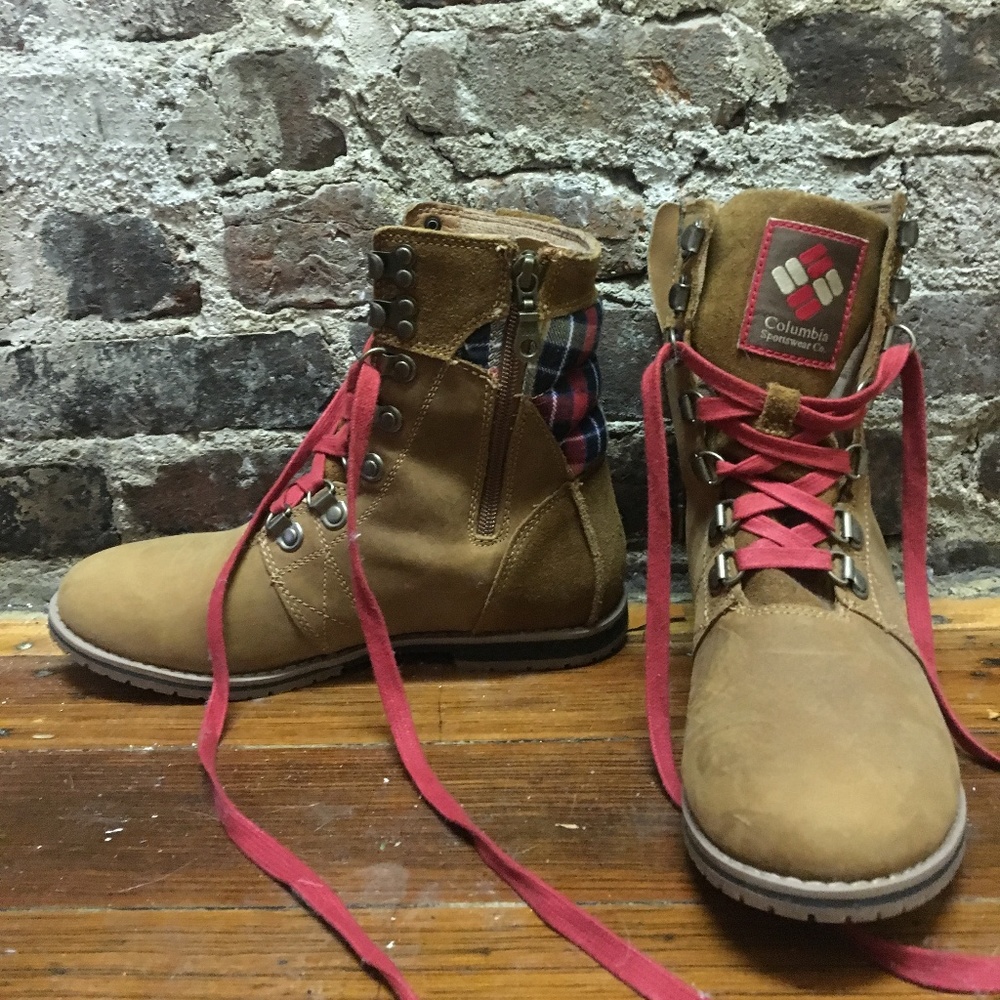 Outdoor fall Columbia fall boots, never worn